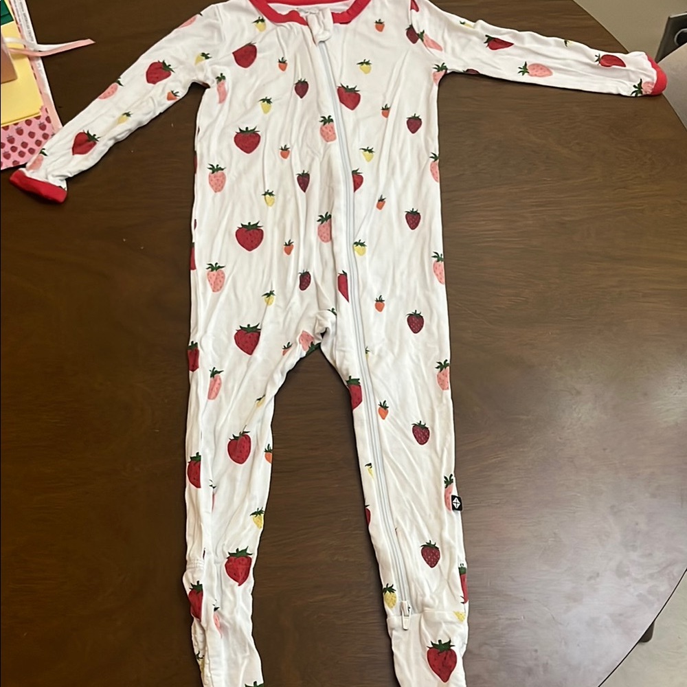 Kyte BABY White and Red Strawberry Kids Footie